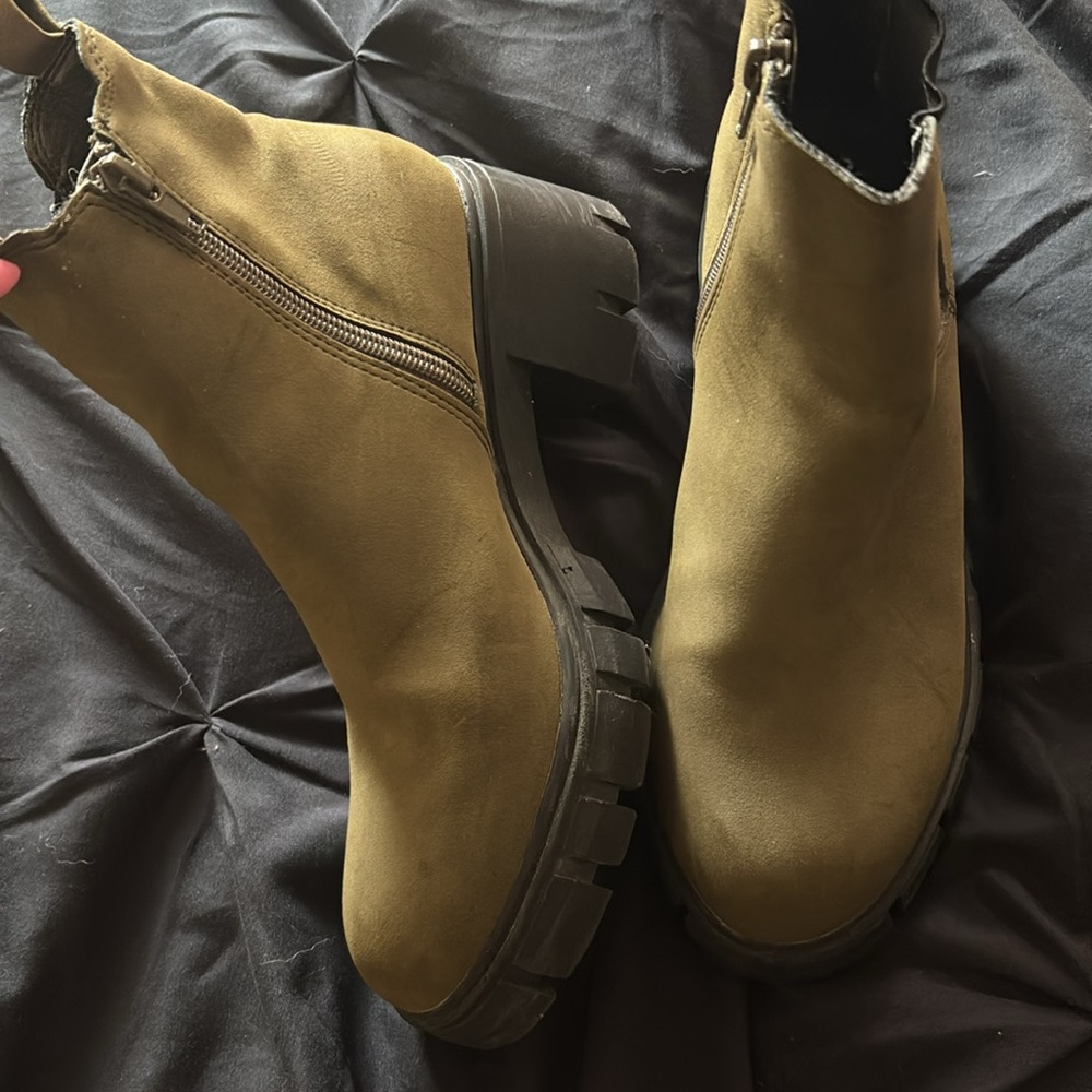 Men's Olive Chelsea Boots